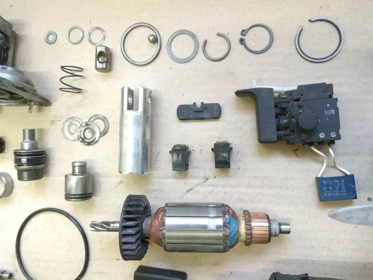 Запчасти на перфоратор Hitachi DH 24PC3 Хитачи 6