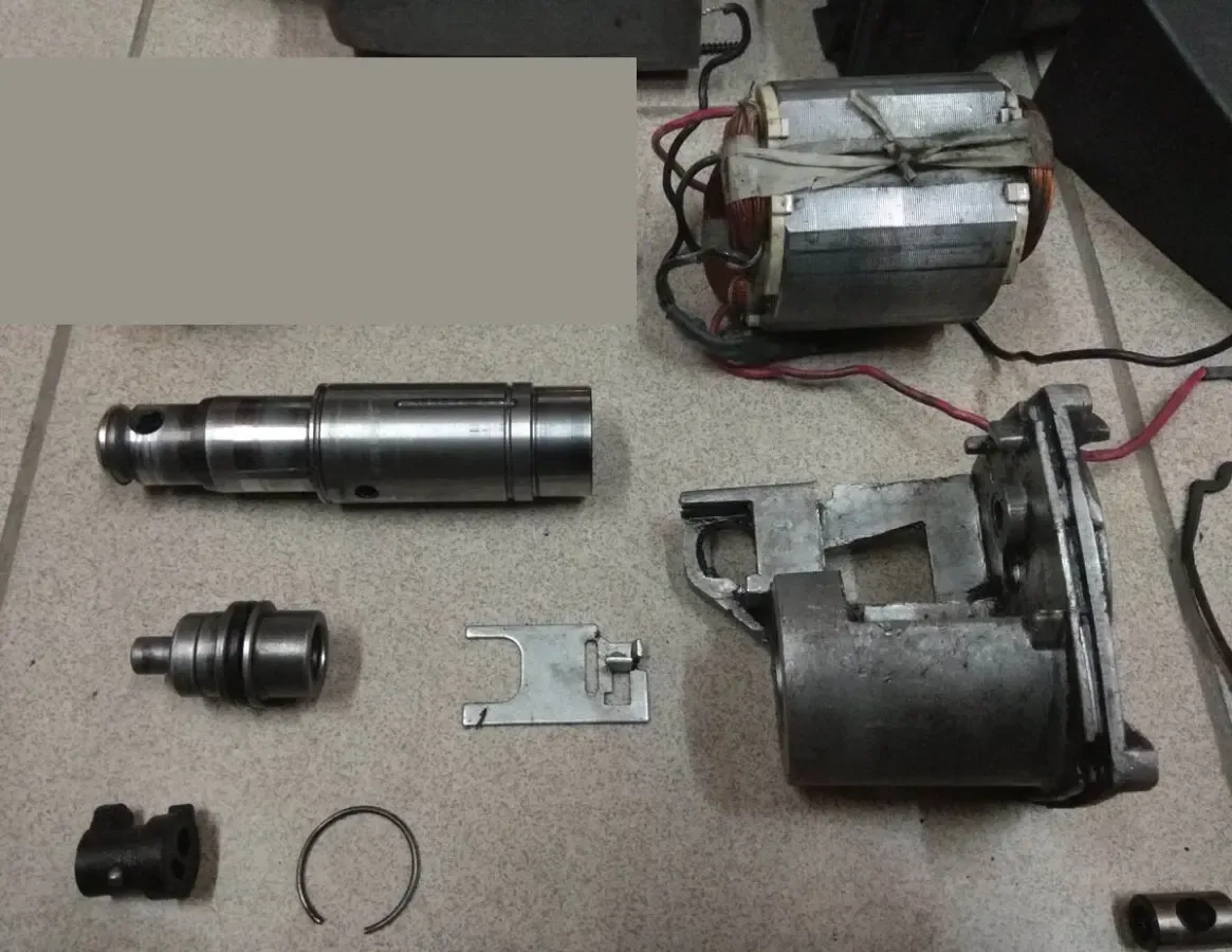 Запчасти на перфоратор Skil 1760 F015176001 Скил 5