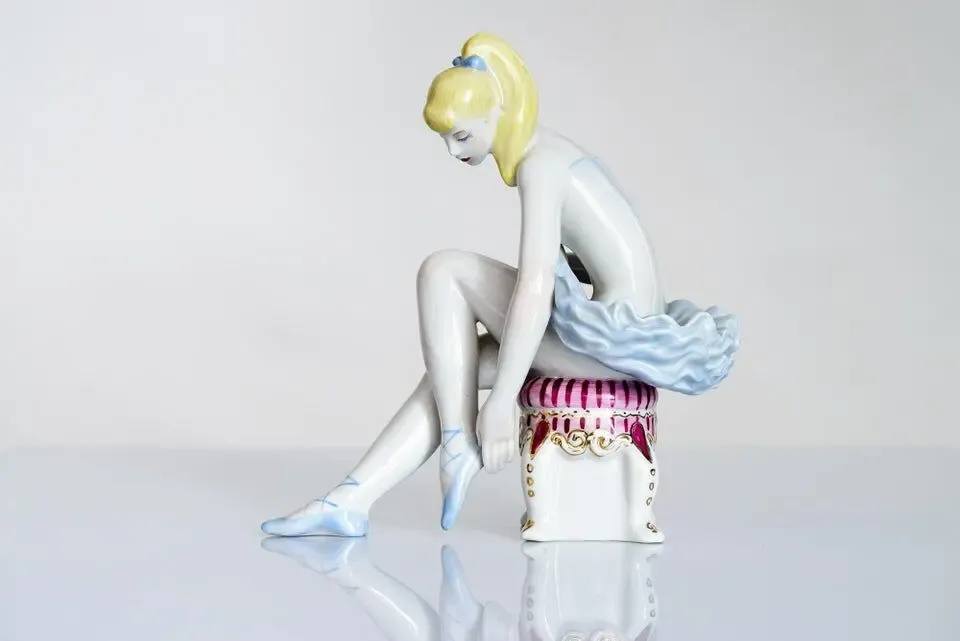 куплю фарфоровые Статуэтки, фигурки. Куплю коллекцию фарфора.