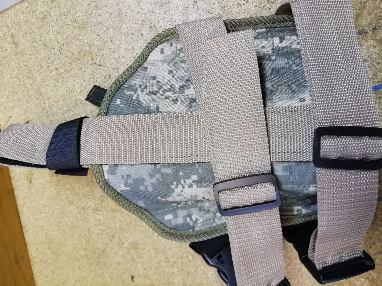 кобура набедренная  универсальная  ,на платформе , на молли 2