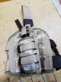 кобура набедренная  универсальная  ,на платформе , на молли