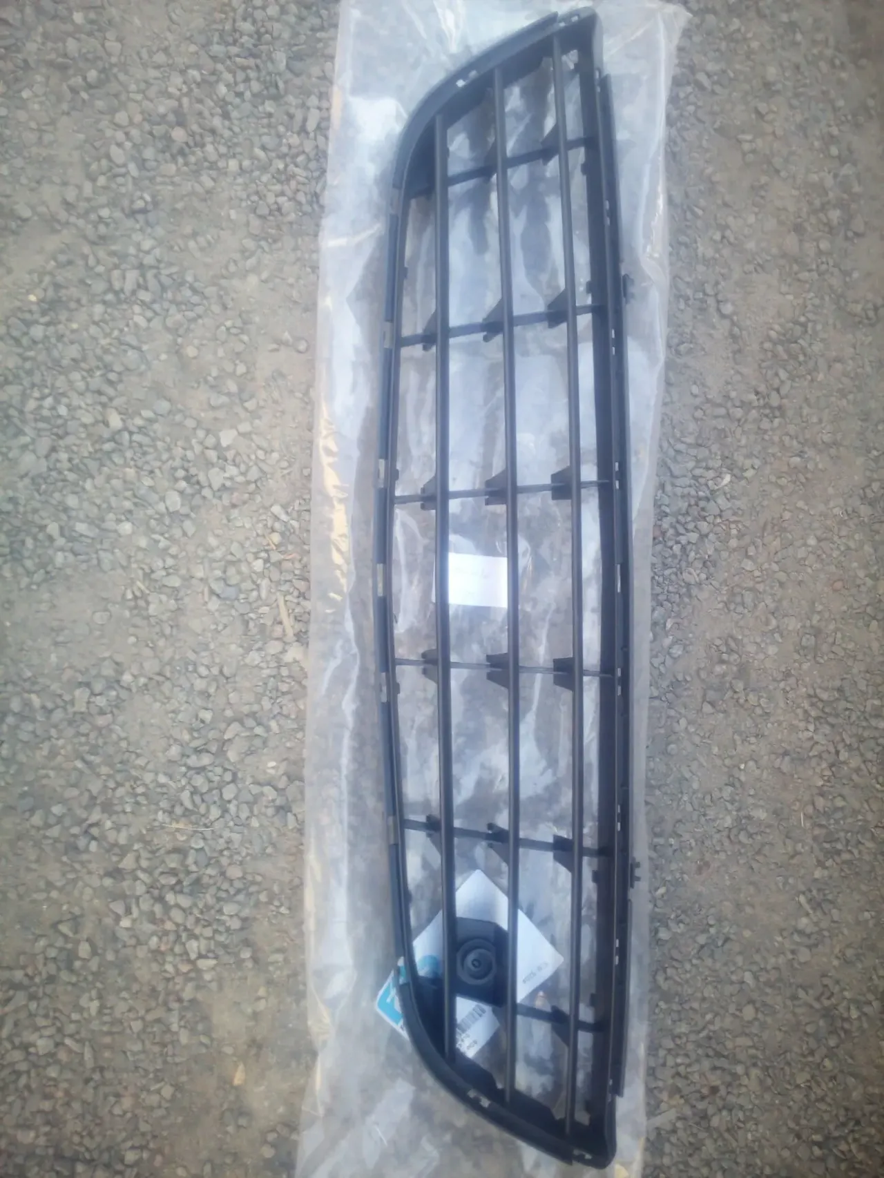 Решетка бампера Opel Corsa D с 07 по 11 года запчасти новые производст 2