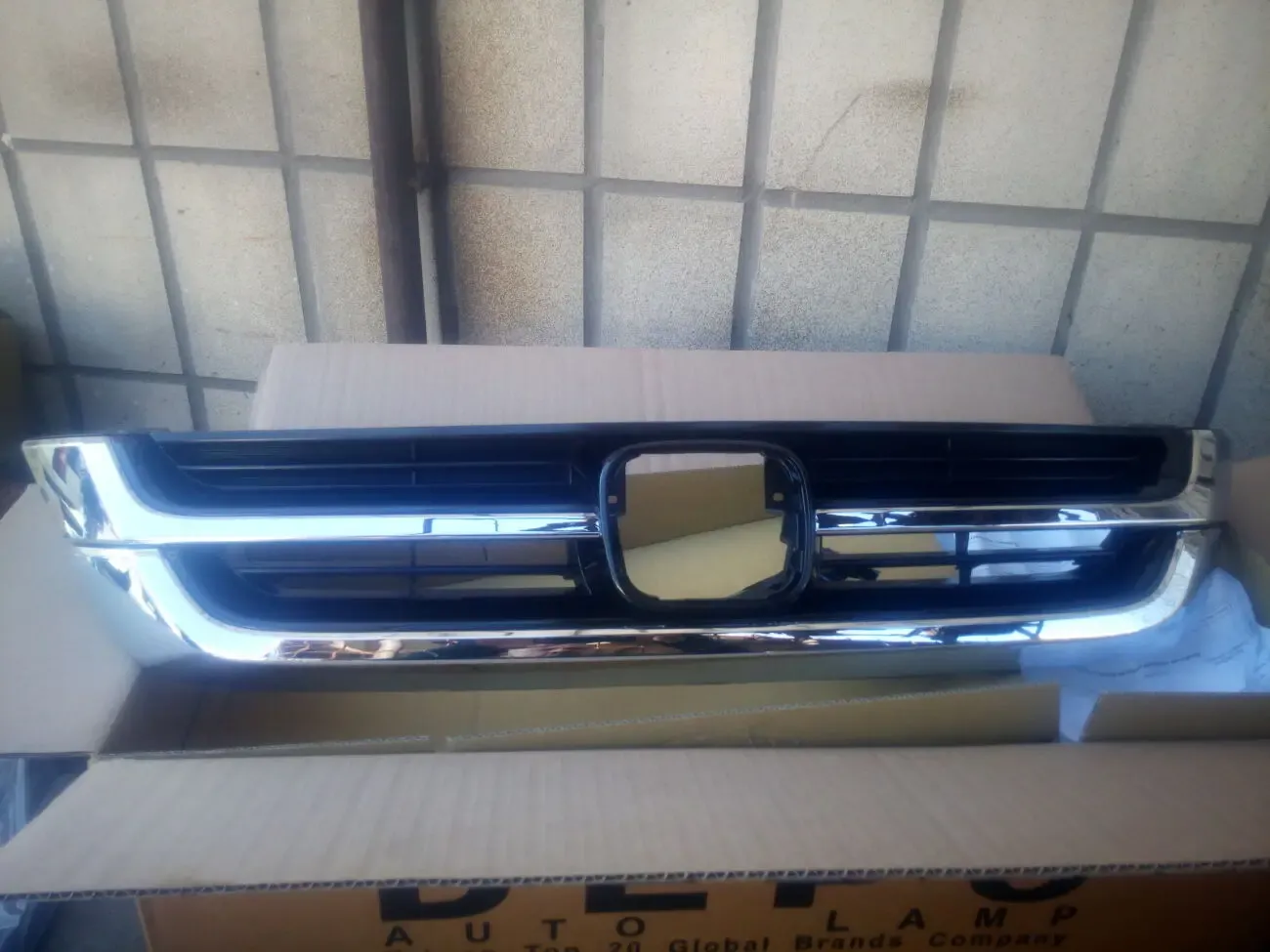 Решетка радиатора Honda CR-V хонда црв решетка с 10 по 12 года запчаст 3