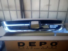 Решетка радиатора Honda CR-V хонда црв решетка с 10 по 12 года запчаст