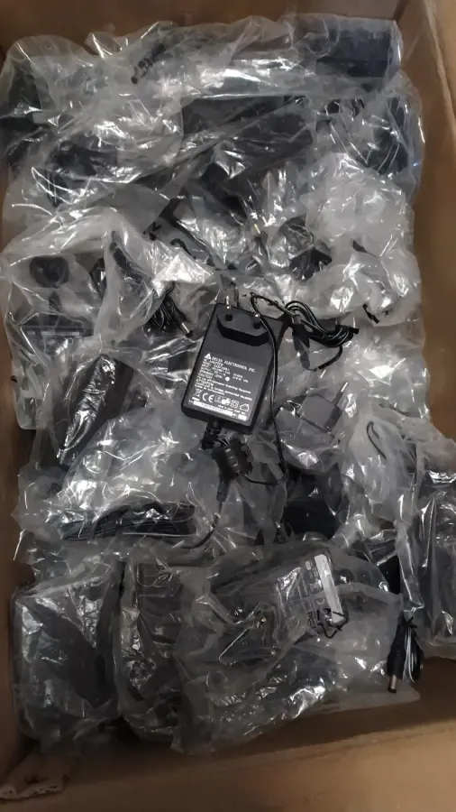 Зарядки 12 вольт. и другие 6