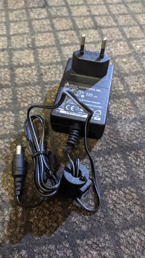 Зарядки 12 вольт. и другие 5