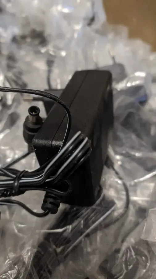 Зарядки 12 вольт. и другие 7