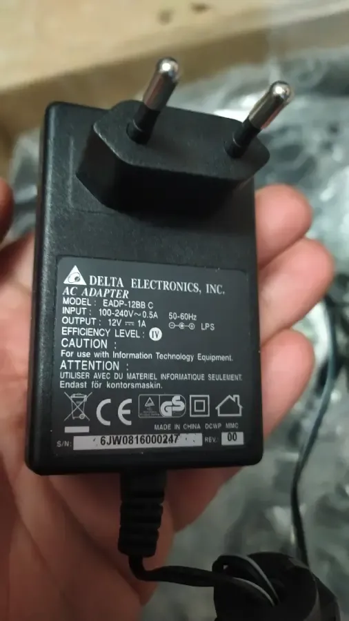 Зарядки 12 вольт. и другие 8