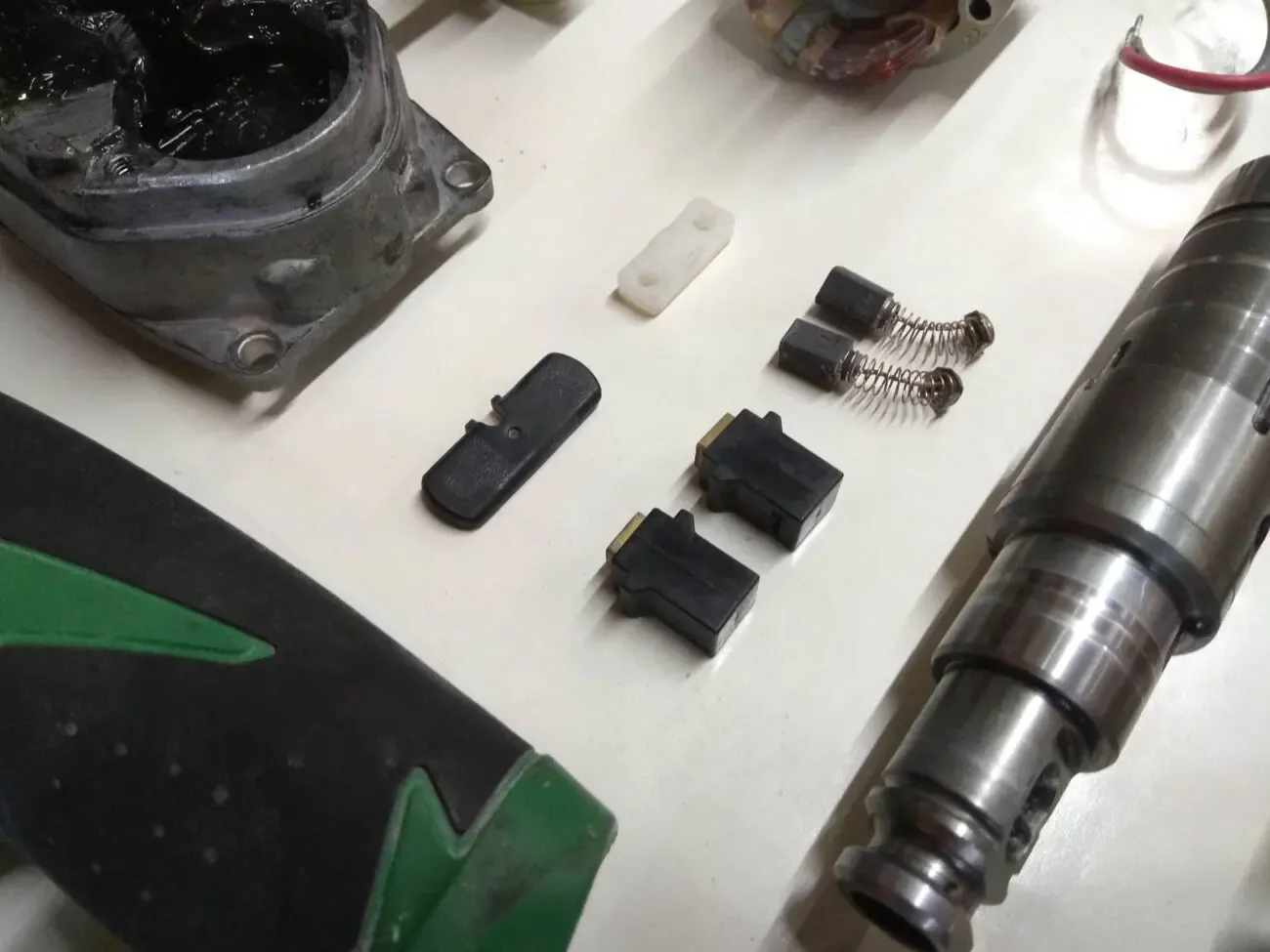 Запчасти на перфоратор Hitachi DH 26PC 9