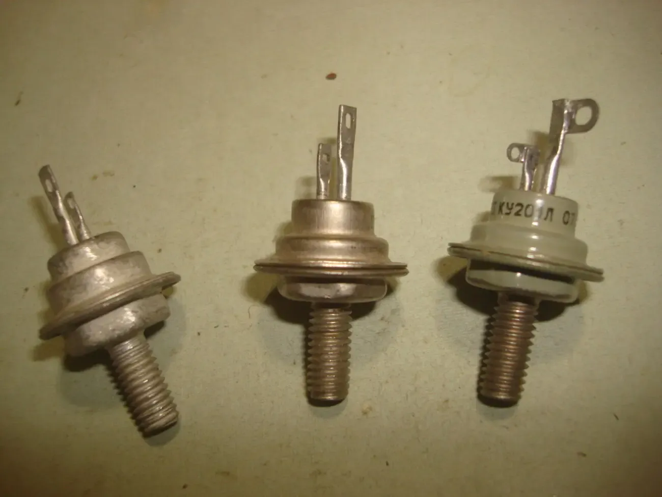 Тиристор   КУ202  КУ208   ДИОД    Д242   Д245  КД203 3