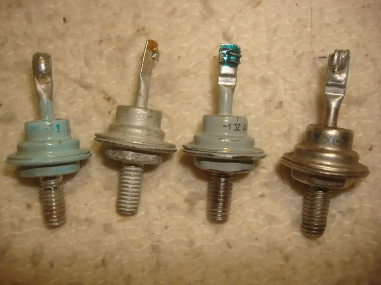 Тиристор   КУ202  КУ208   ДИОД    Д242   Д245  КД203 2