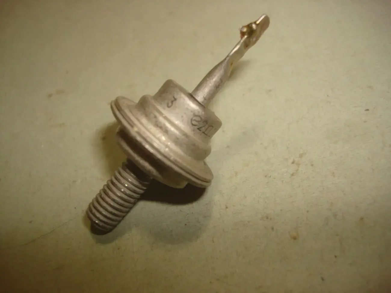 Тиристор   КУ202  КУ208   ДИОД    Д242   Д245  КД203