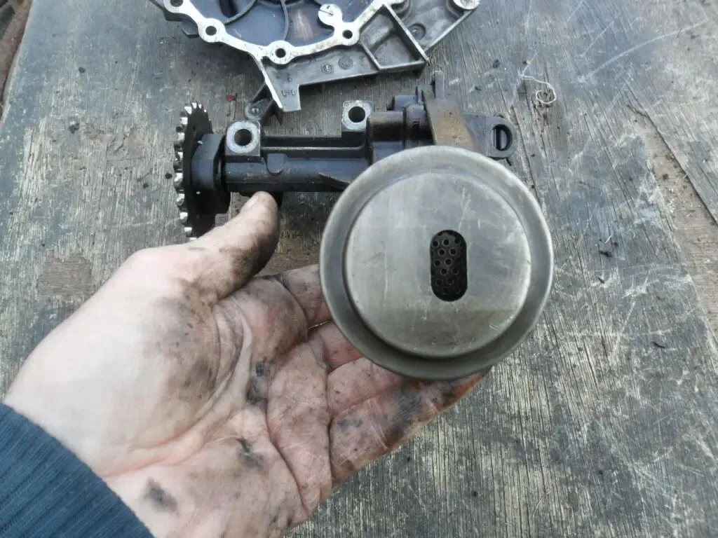 Масляный насос Рено Меган 1.6, 8V, Renault 7700600120, 7700600122 ориг 7