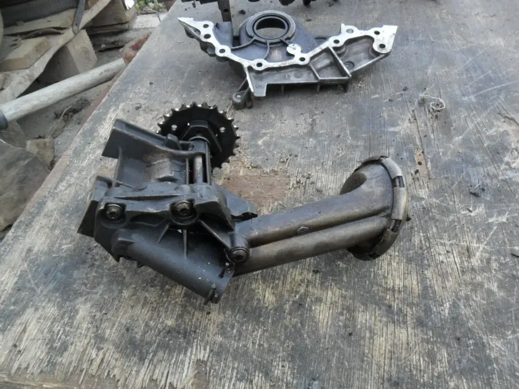 Масляный насос Рено Меган 1.6, 8V, Renault 7700600120, 7700600122 ориг 9