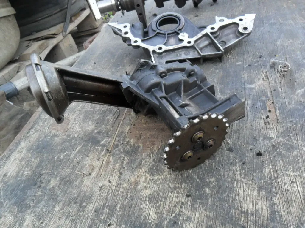 Масляный насос Рено Меган 1.6, 8V, Renault 7700600120, 7700600122 ориг