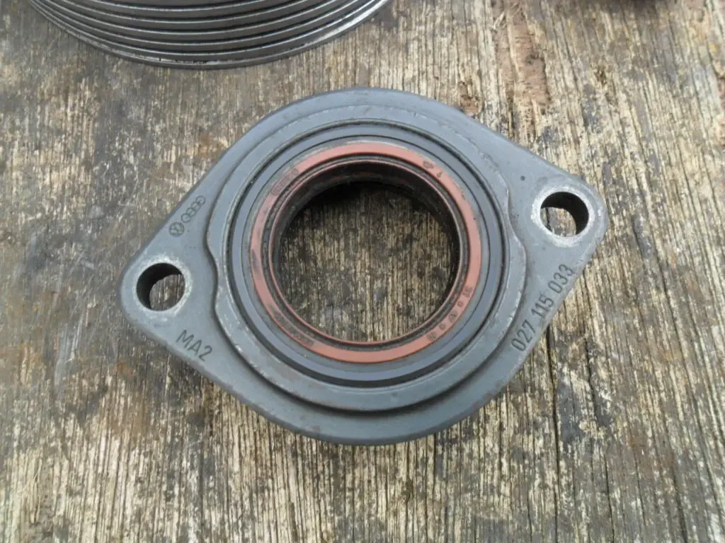 VAG 027115033, крышка промежуточного вала VW, Audi, Seat, оригинал