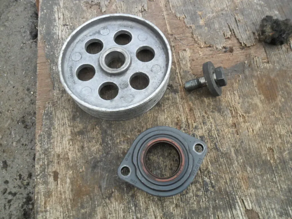 VAG 027115033, крышка промежуточного вала VW, Audi, Seat, оригинал 3