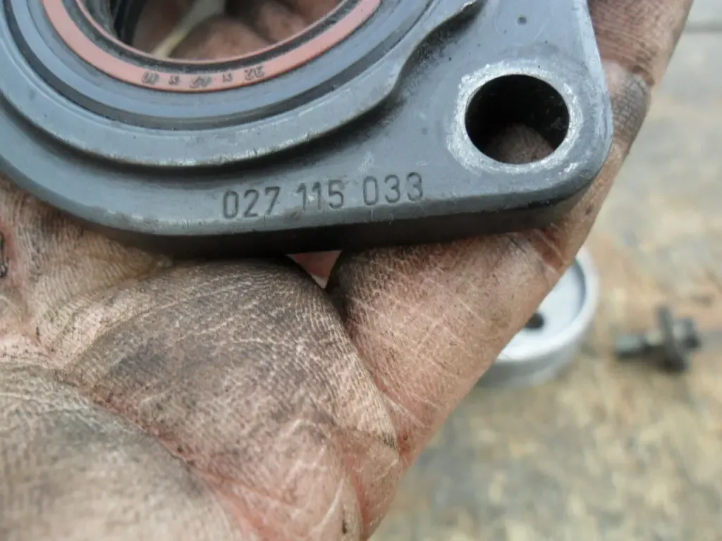 VAG 027115033, крышка промежуточного вала VW, Audi, Seat, оригинал 4