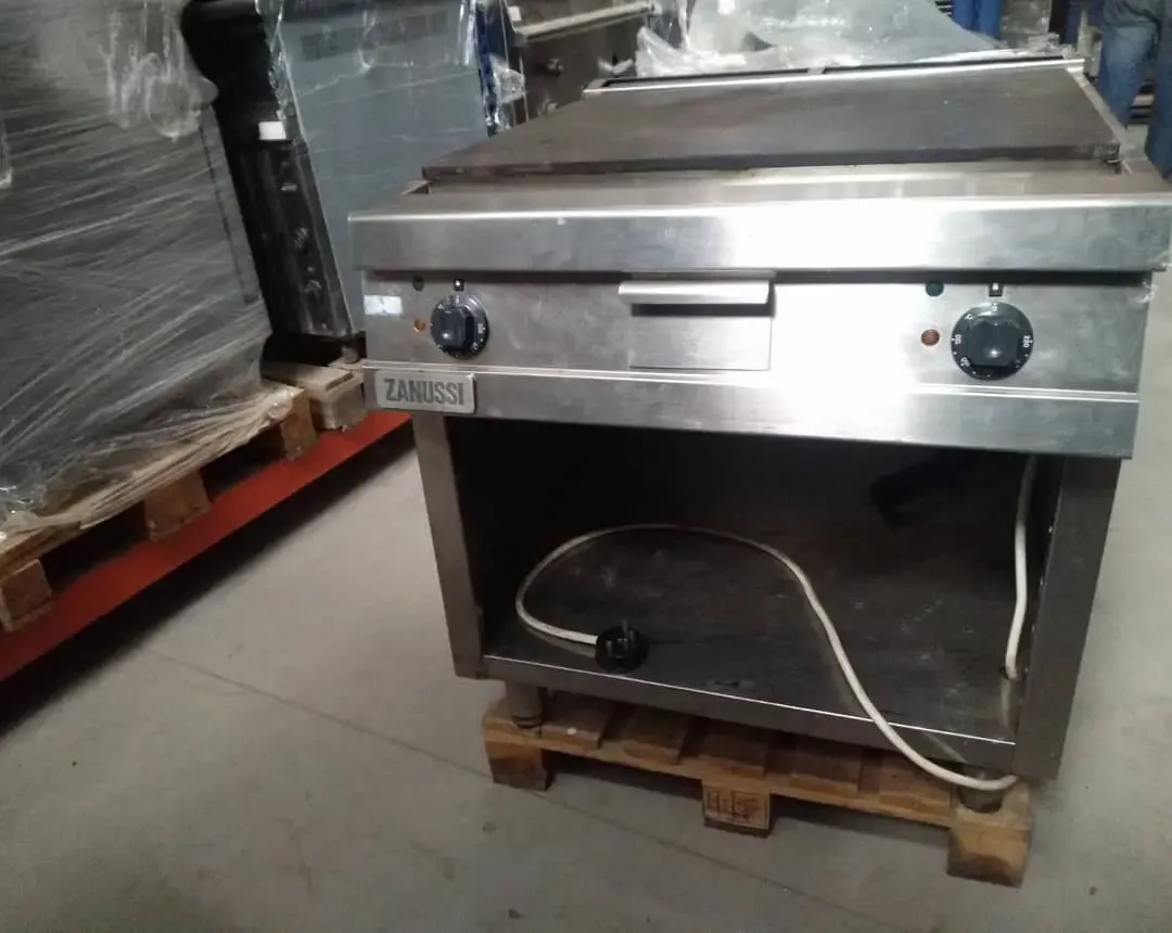 Жарочная поверхность, електрическая, гладкая, Zanussi 2