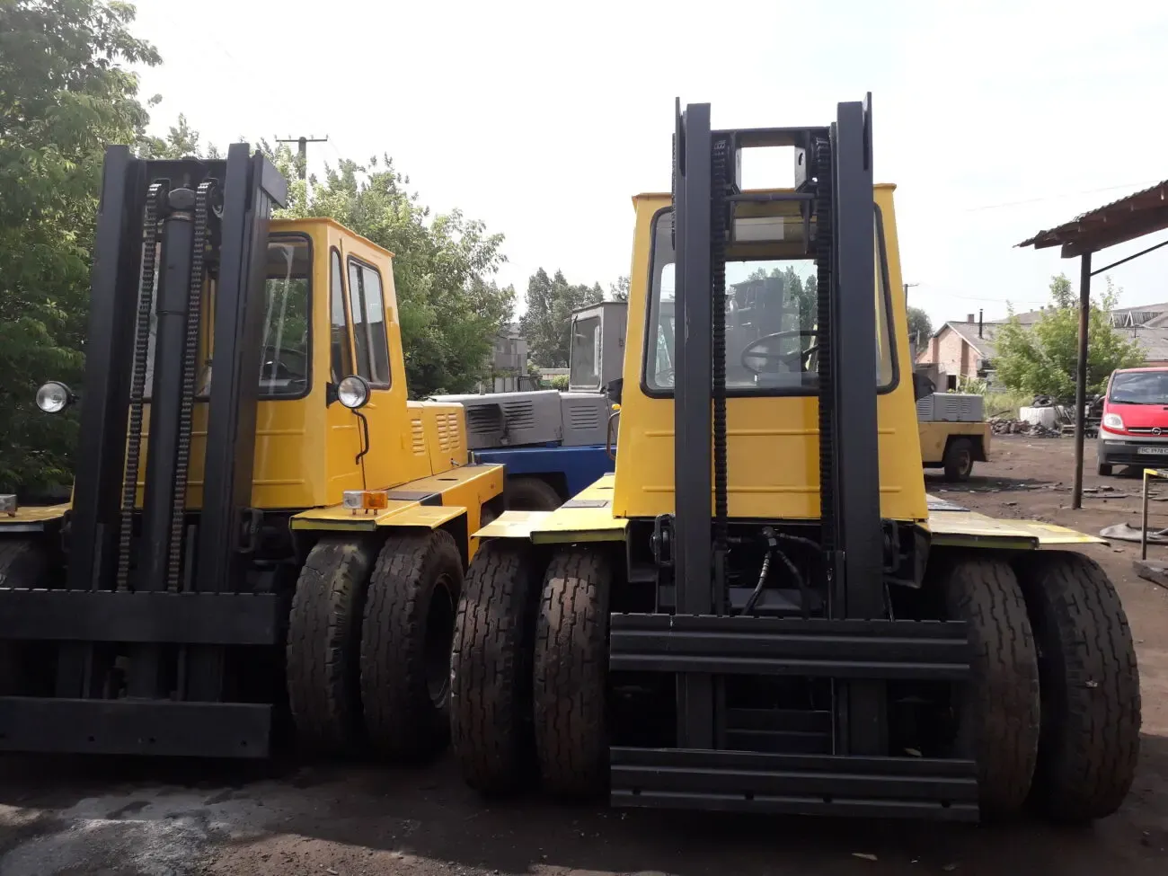 львовский погрузчик(львівський автонавантажувач,погрузчик)дизельний 5т