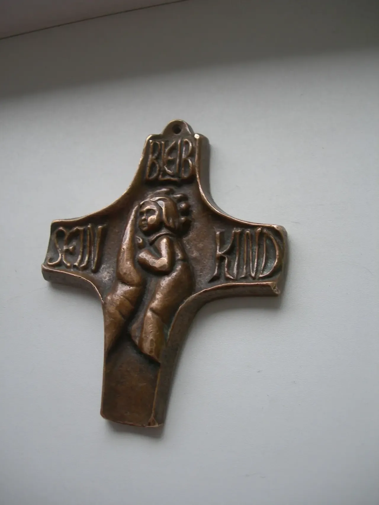 Крест, оберег, бронза, рельеф, Egino Weinert 2