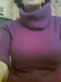 Стильный малиново-сиреневый свитер. 50% ангоры. ГОНКОНГ. р.44-46