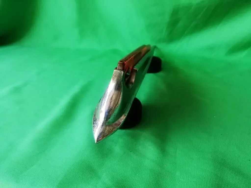 Гребень капота эмблема Москвич 402 403 407 410 3