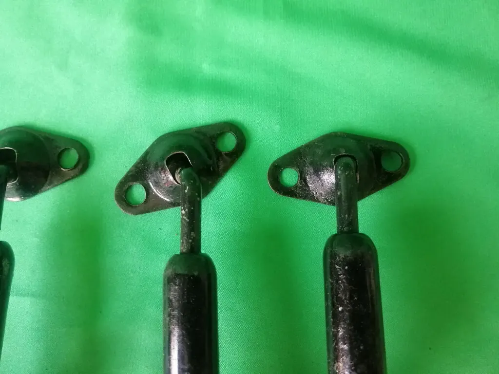 Застежка капота  крючки Газ 51 69 3