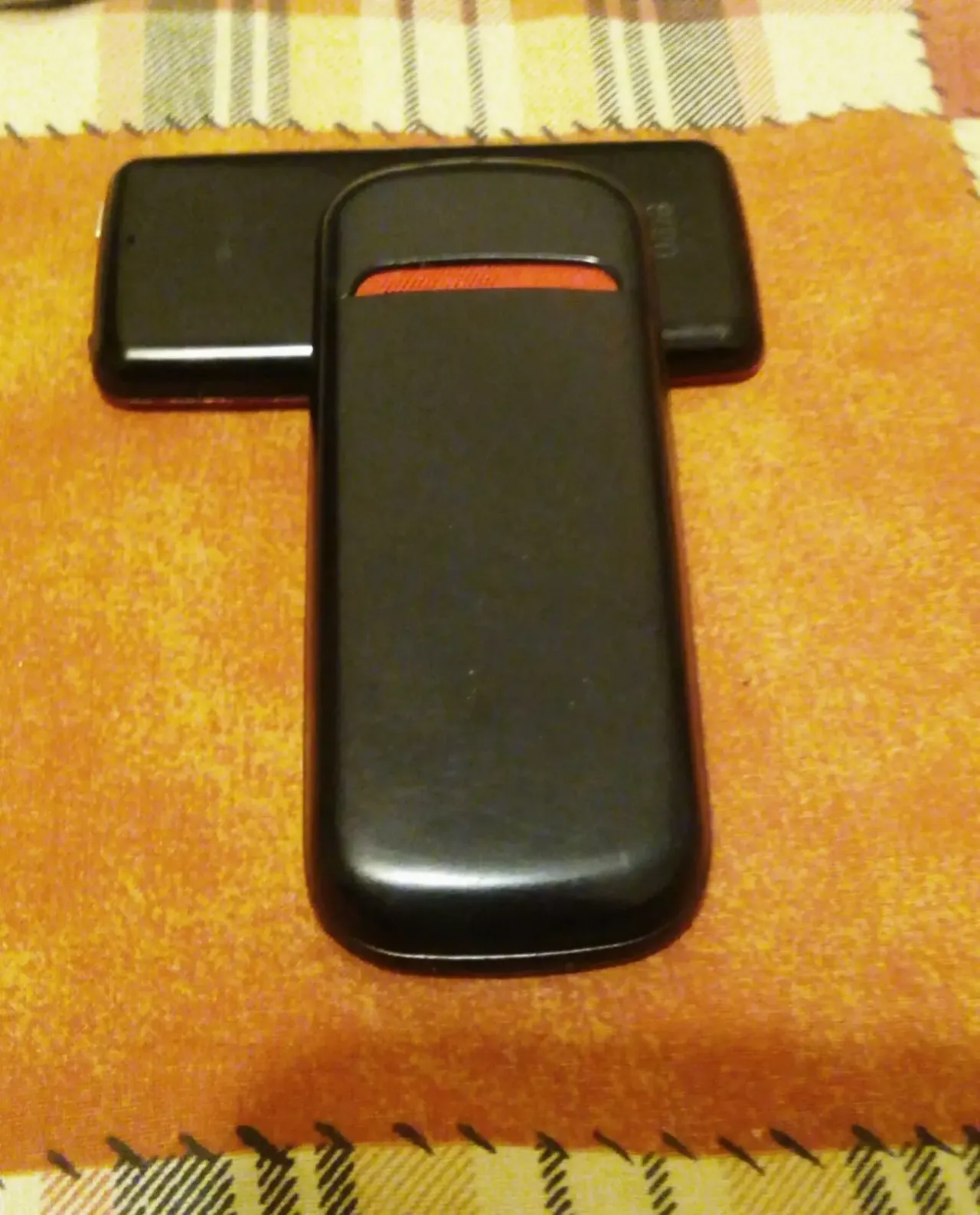 Телефон на 2е Симкарты Fly DS110 3