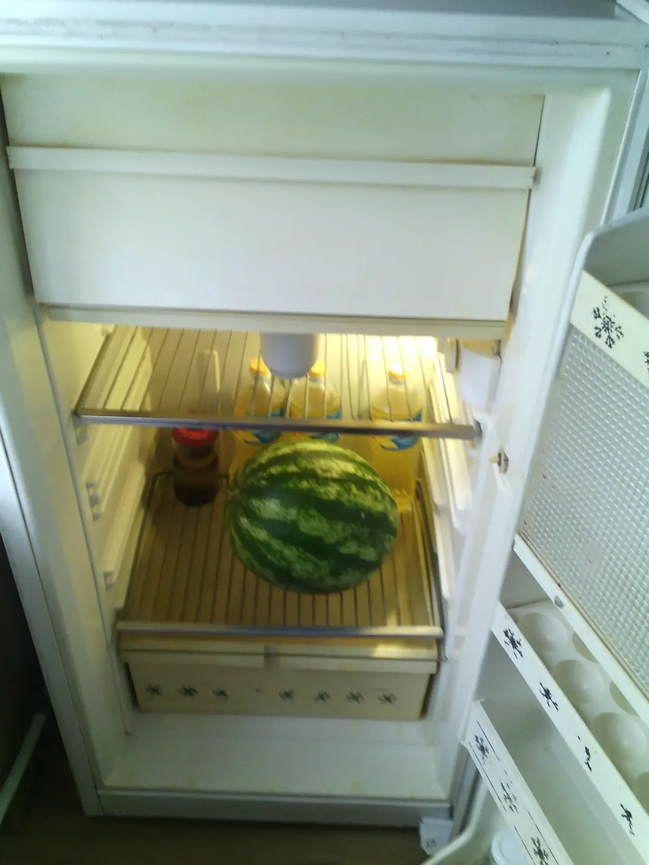 Продам холодильник   Донбасс-7. 3