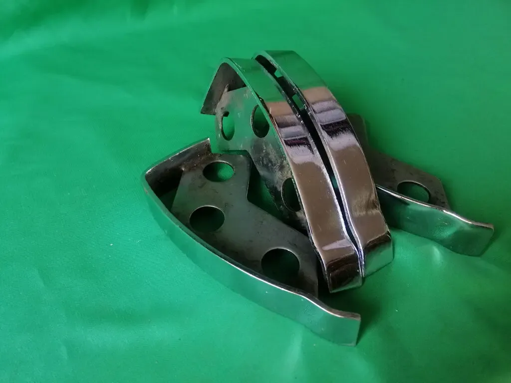 Накладка соединитель бампера Волга Газ 21 22 23 4