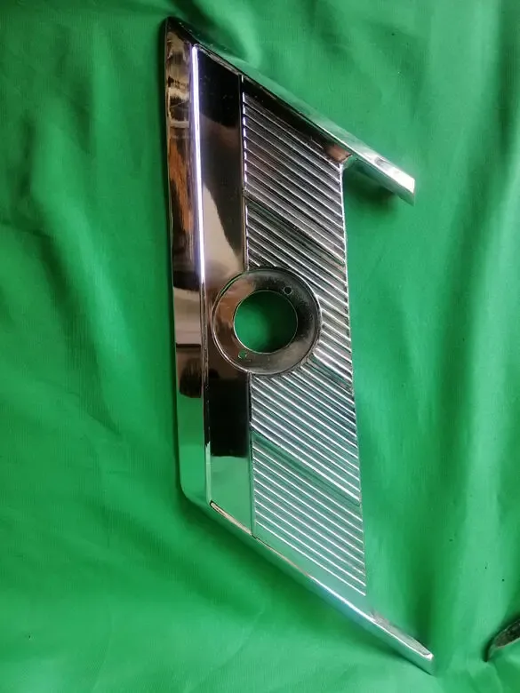 Накладки на задние стойки Волга Газ 24 2