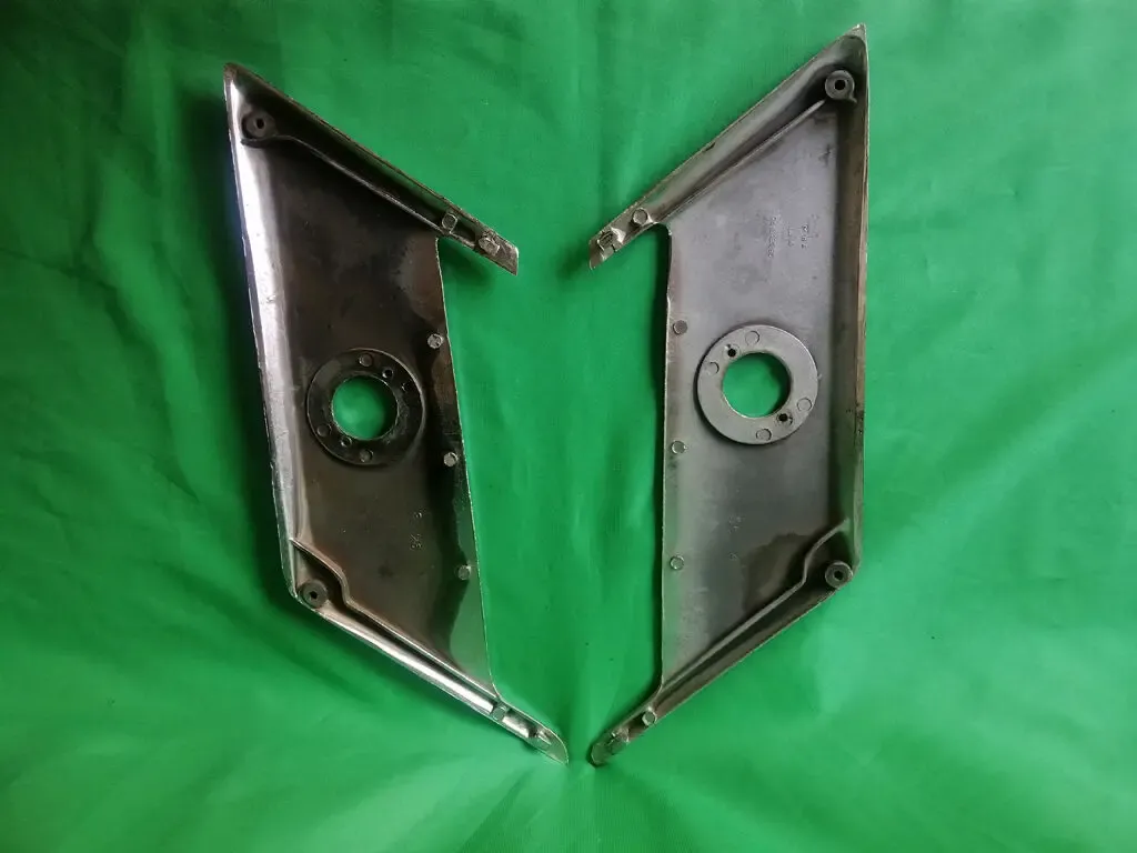 Накладки на задние стойки Волга Газ 24 4