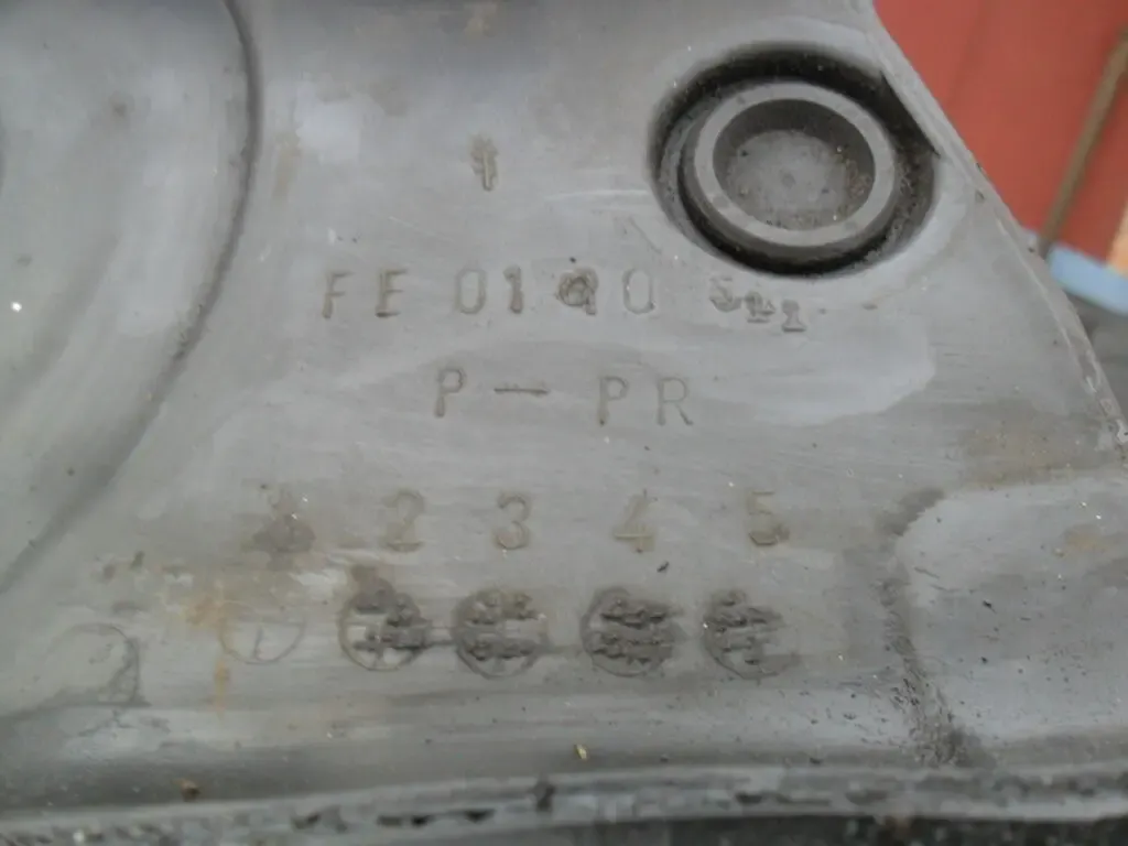 Кожух ремня ГРМ Мазда 626, 86 год, двигатель FE, 2.0, 8v, Оригинал 8