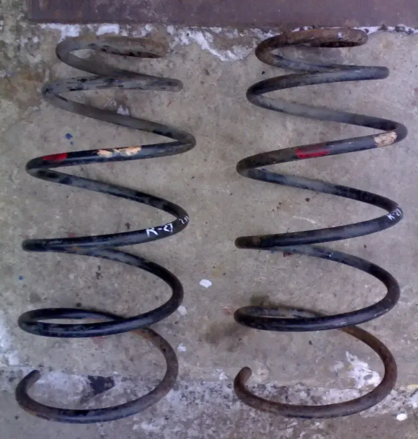 Пружина передняя Renault 21