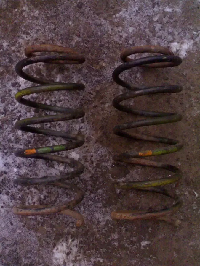 Пружина передняя  Volkswagen Golf-2  Jetta-2 2