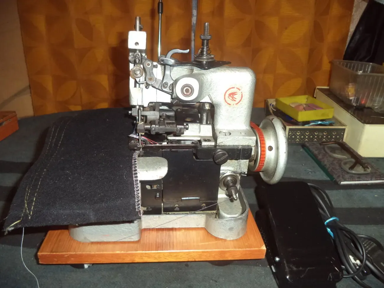 Оверлок 3- х ниточный 51 класс ПМЗ 7