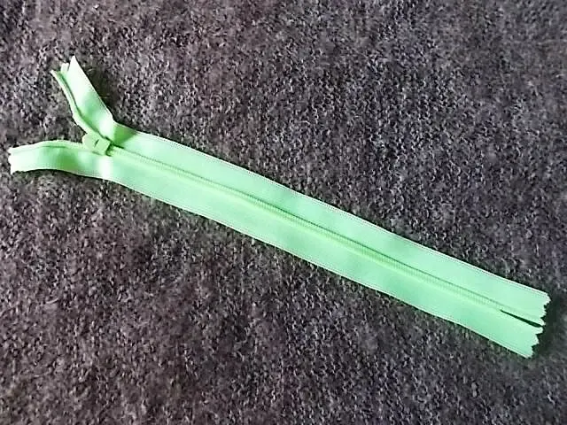 Застежка *молния* потайная салатно-неоновая L= 19 см 5