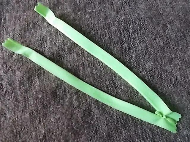 Застежка *молния* потайная салатно-неоновая L= 19 см 8