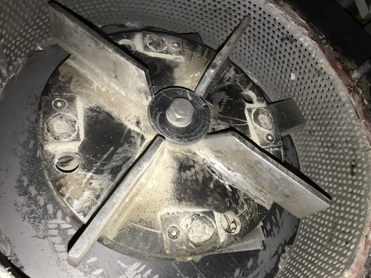 Ремонт дробильной, режущей и смесительной техники. 3