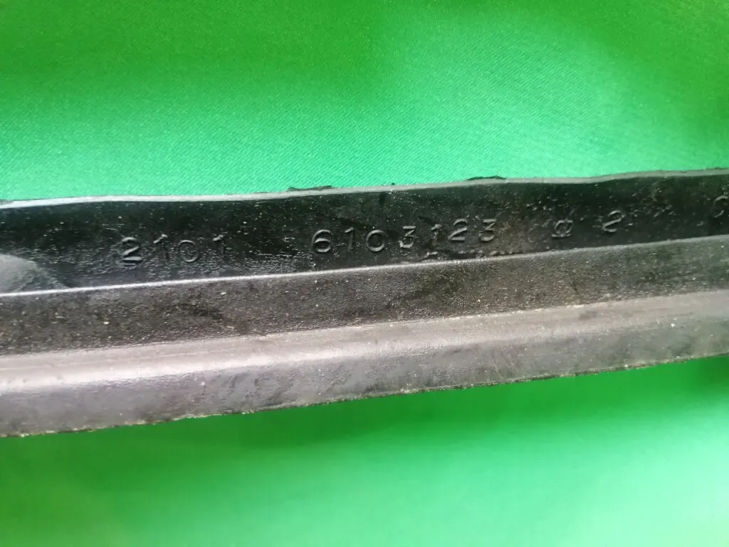 Уплотнитель форточки Ваз Жигули 2101 21011 2102 2103 2106 3