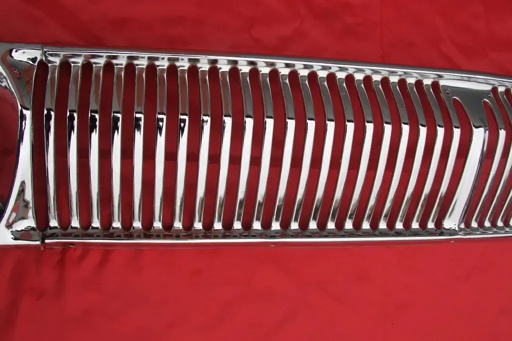 Решетка с облицовками фар Волга Газ 24 2410 4