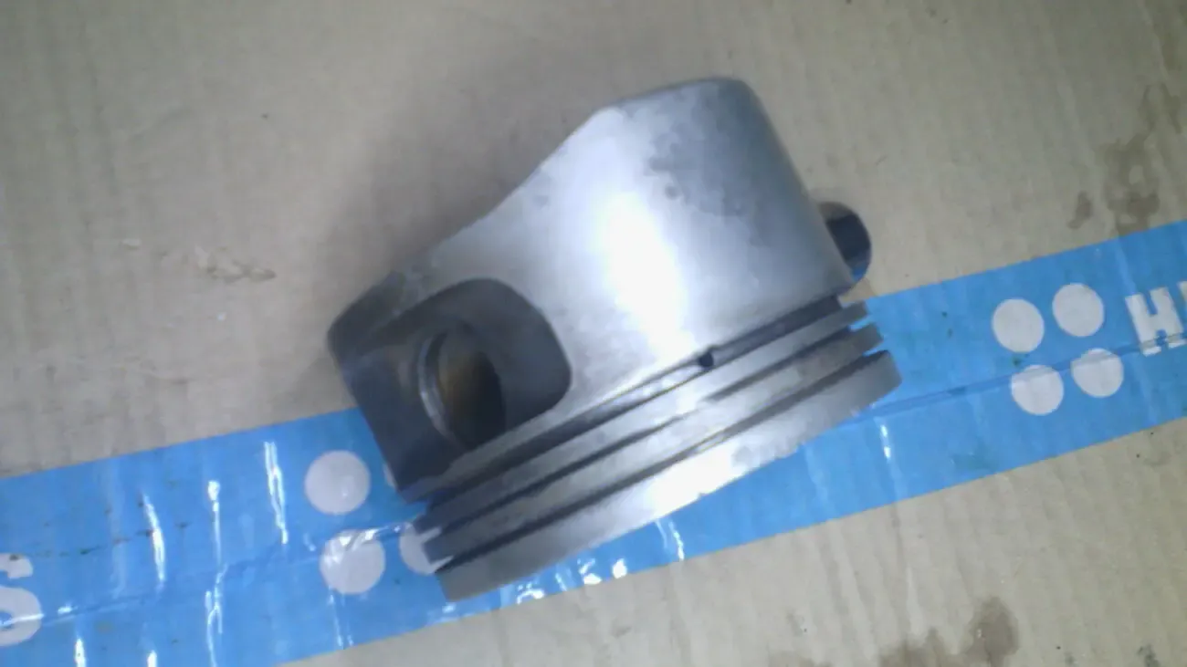 Поршень 90323715 Опель С24ne оригинал 5