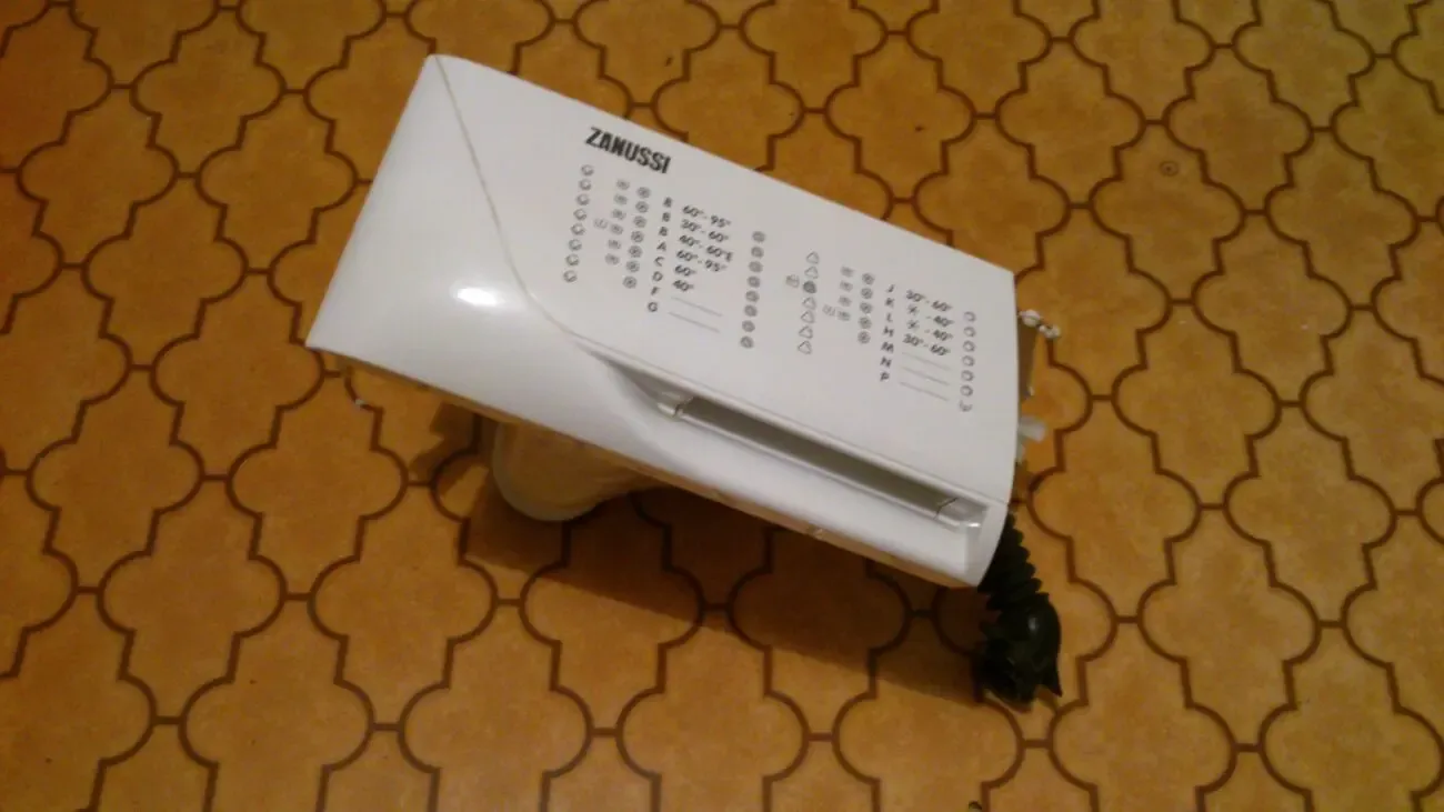Порошкоприемник (дозатор) для стиральной машины Zanussi 2