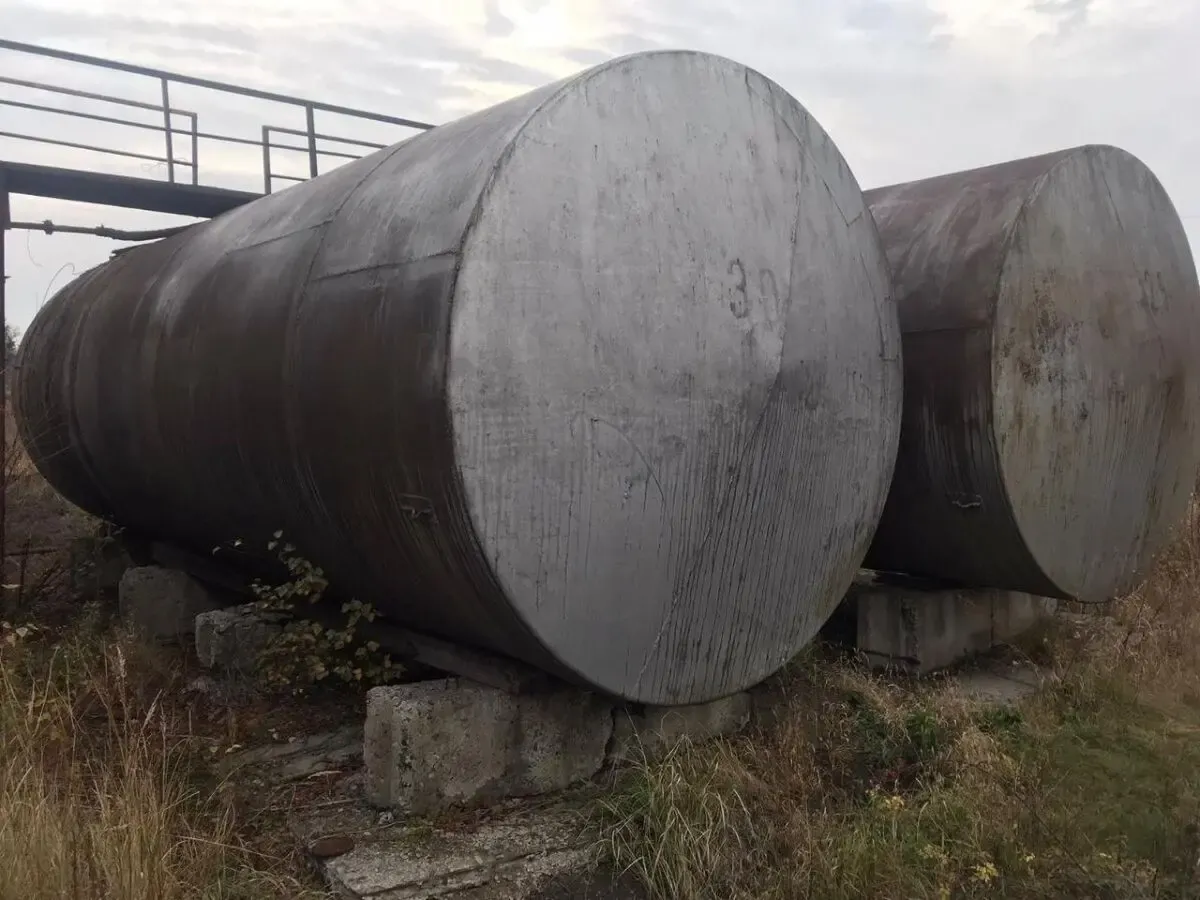 Металеві ємності, резервуари, бочки