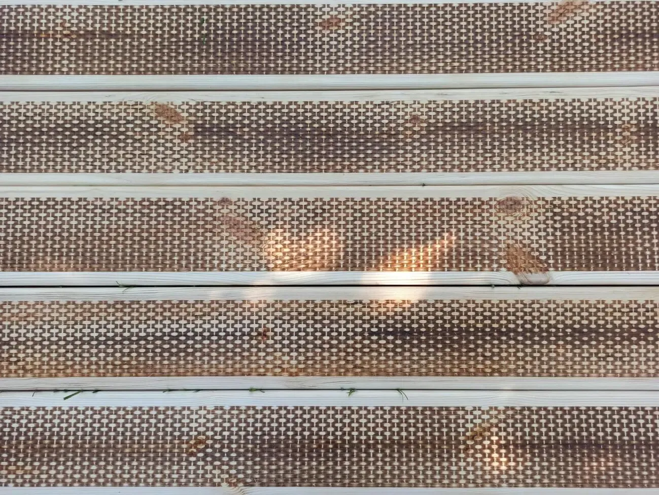 Тиснение на террасной доске- 20 грн м.п.