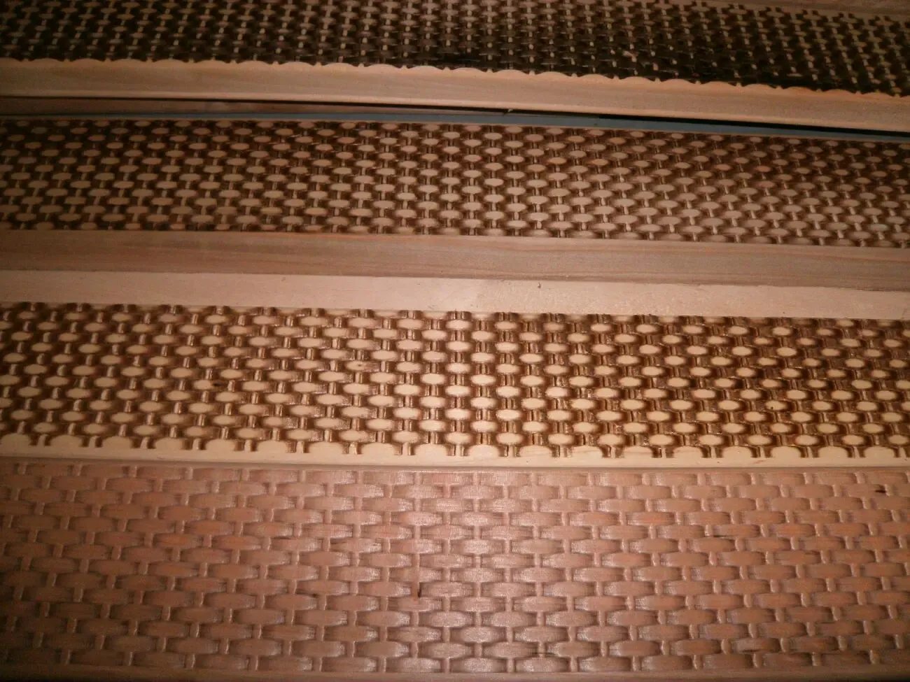 Тиснение на террасной доске- 20 грн м.п. 3