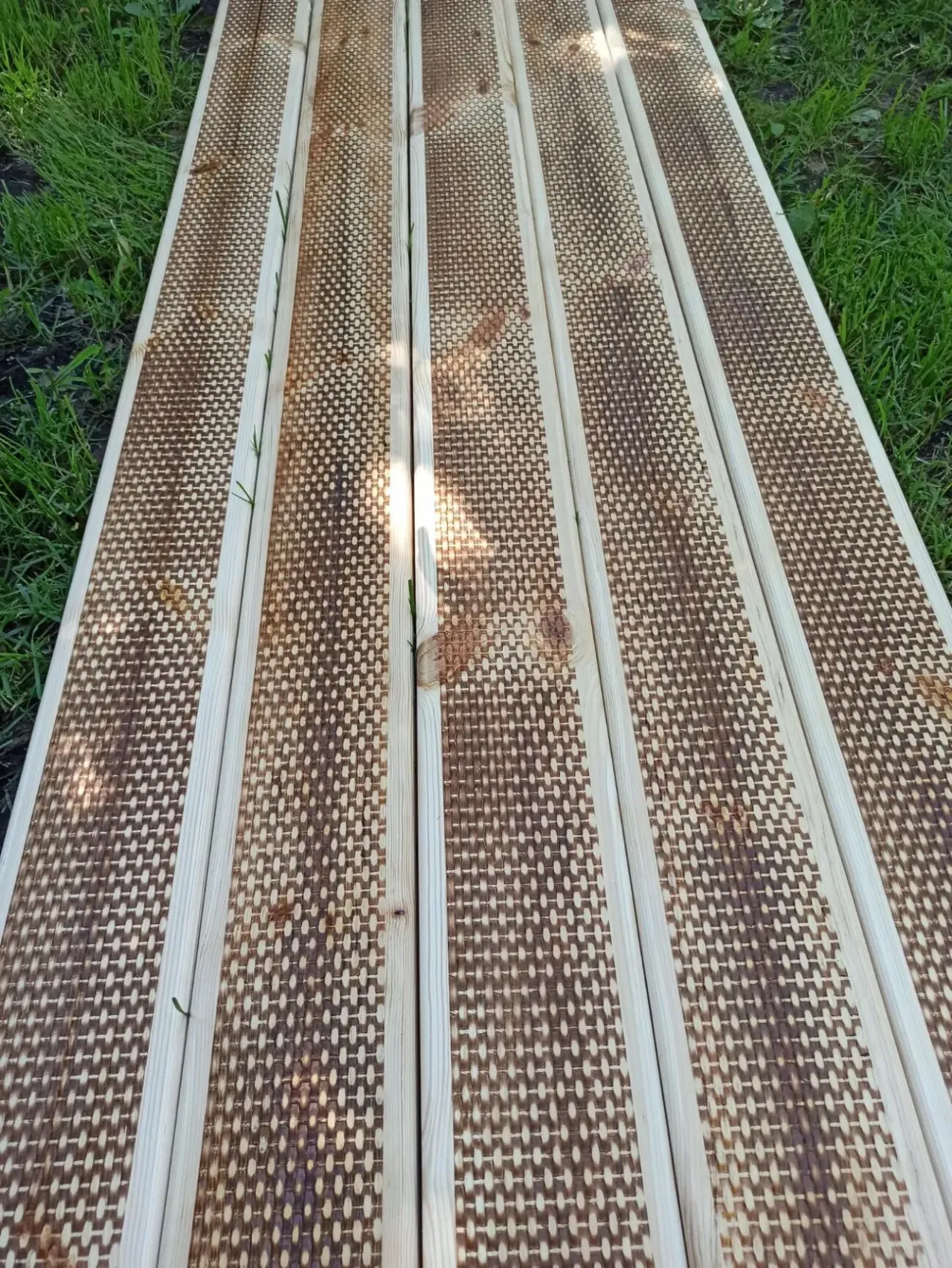 Тиснение на террасной доске- 20 грн м.п. 2