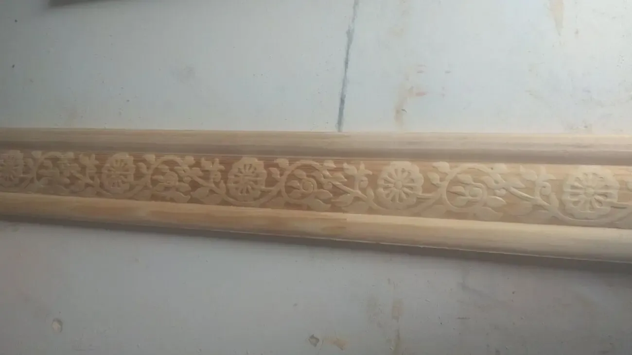 Плинтус тисненный -20 грн м.п. 6