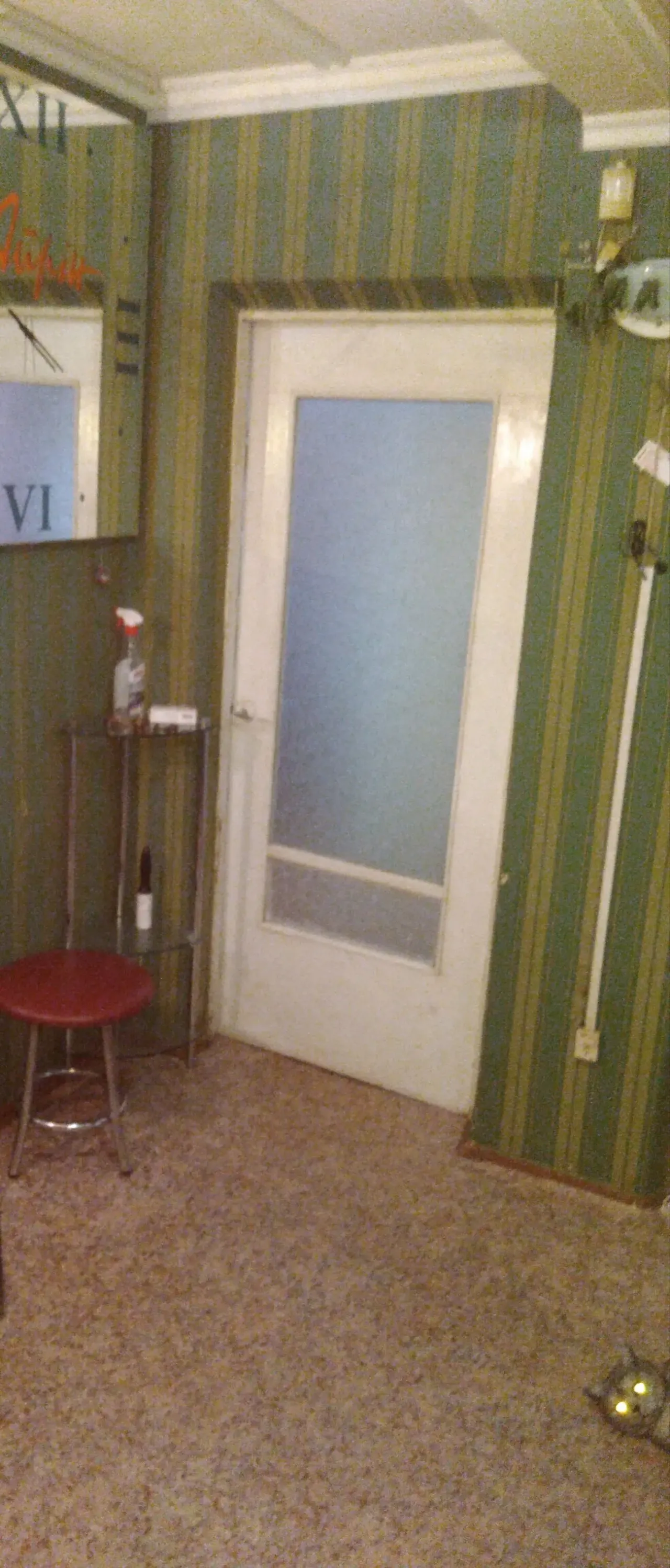 Продается чешка 4 комнаты Комарова -Г.Майдана,автономное отопление,под 4